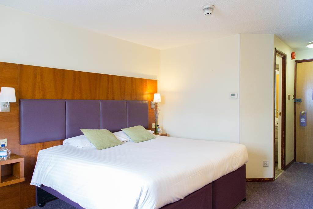 Hello Hotel Swinton  Exterior photo